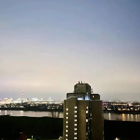Rheinpanorama Penthouse Duesseldorf * ניאוס