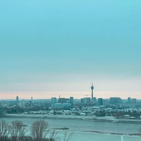 Rheinpanorama Penthouse Duesseldorf דירה